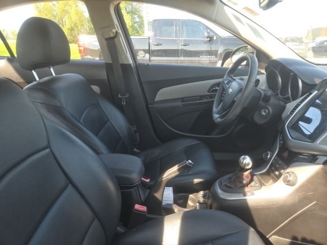 Used 2013 Black Chevrolet LS image 4