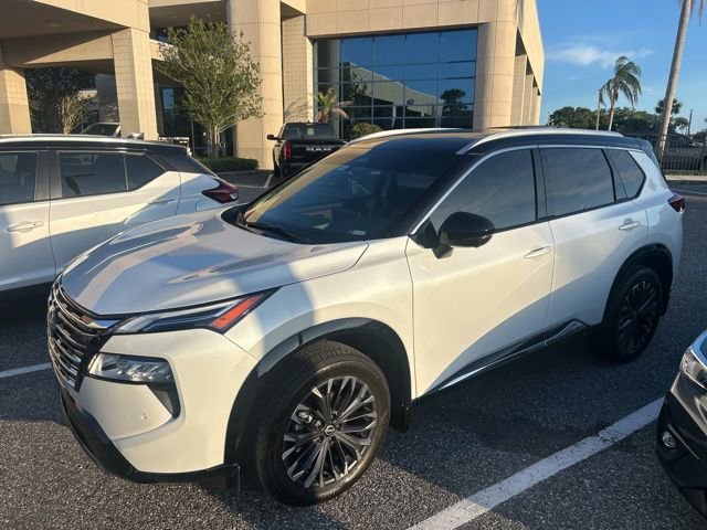 2024 Nissan Rogue Platinum FWD's photo