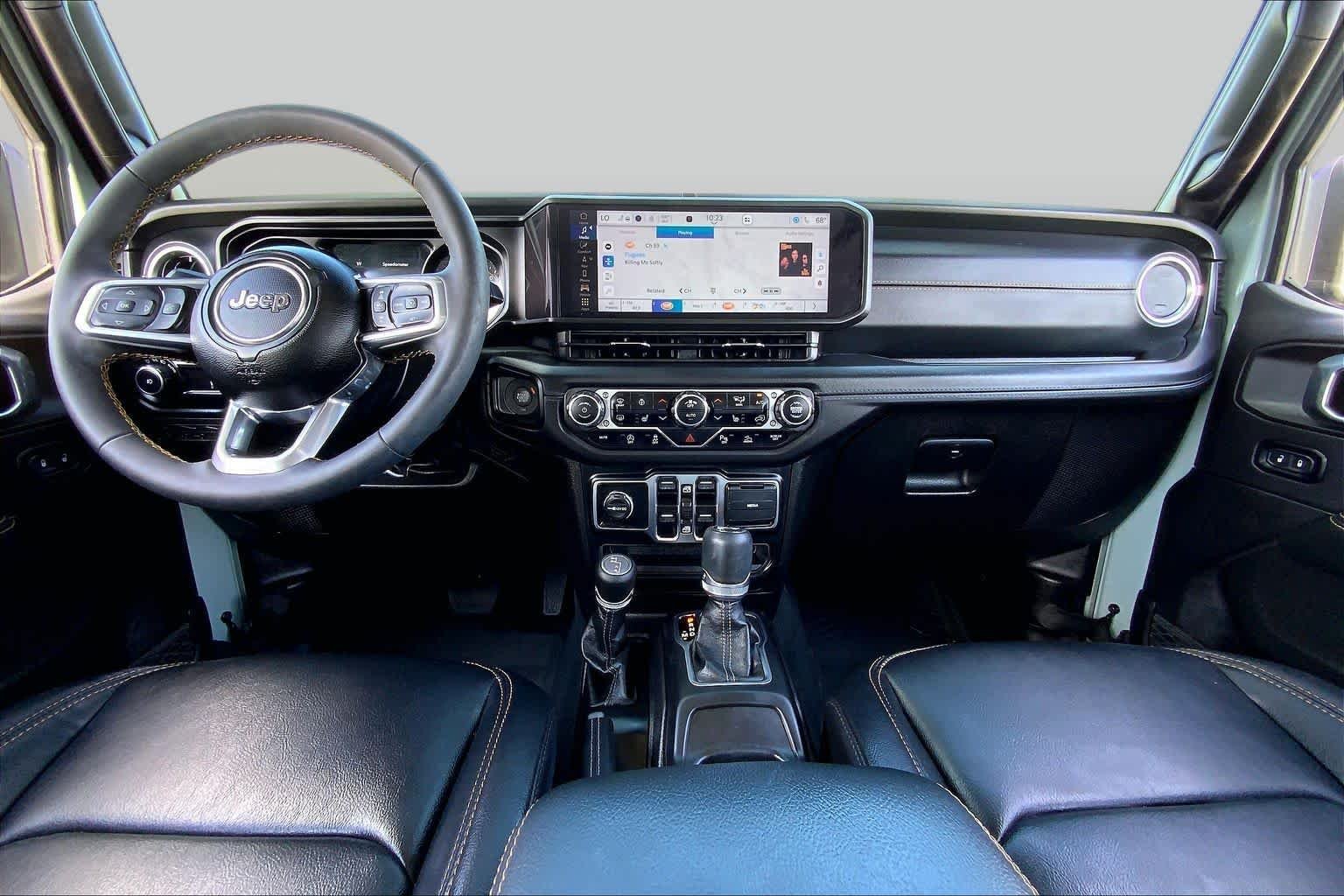 Used 2024 Earl Clearcoat Jeep Sahara image 15