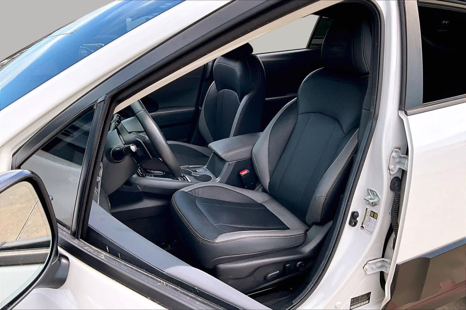 Used 2024 Crystal White Pearl Subaru Wilderness image 8