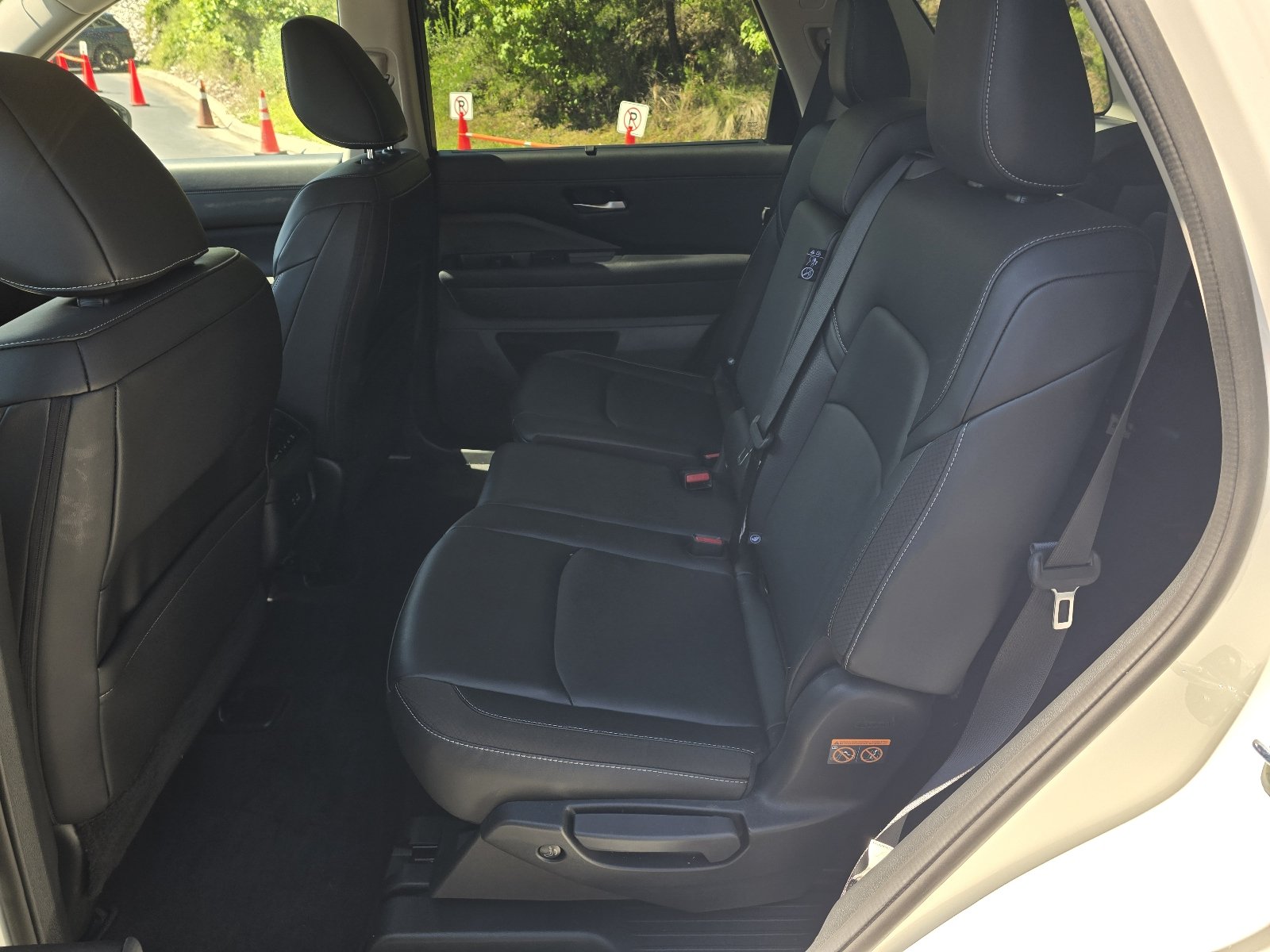 2024 Nissan Pathfinder SL - Photo 11
