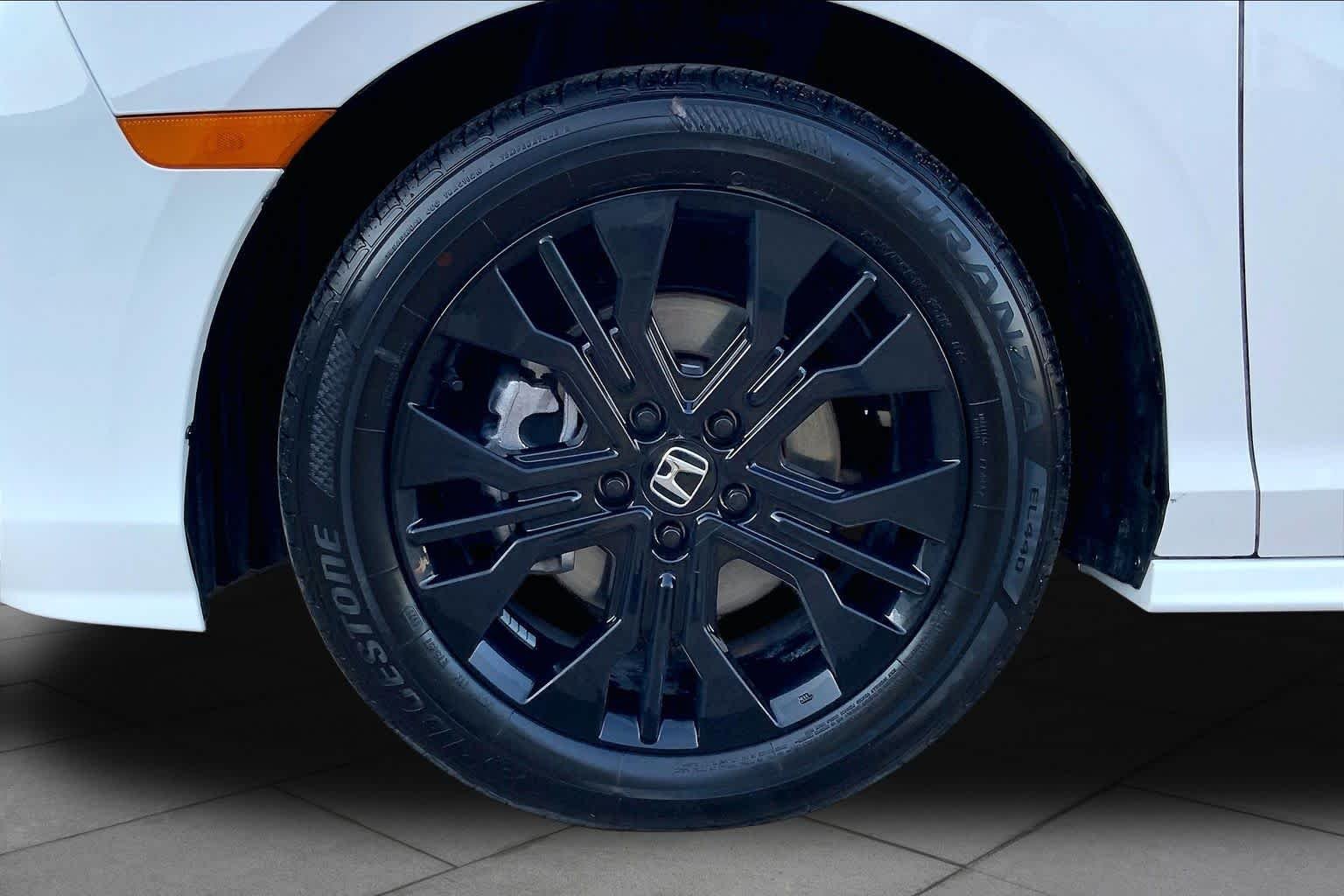 Used 2025 Platinum White Pearl Honda Sport-L image 10