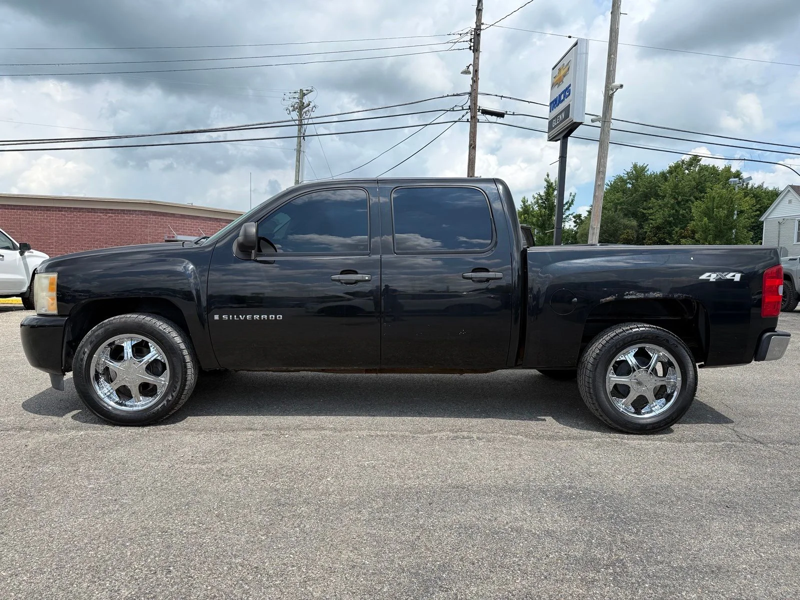 Used 2009 Black Chevrolet LT image 3