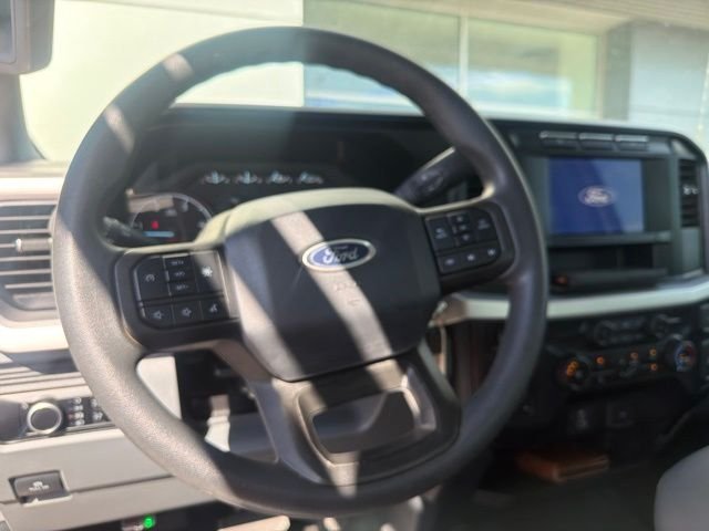Used 2024 Oxford White Ford XL image 21