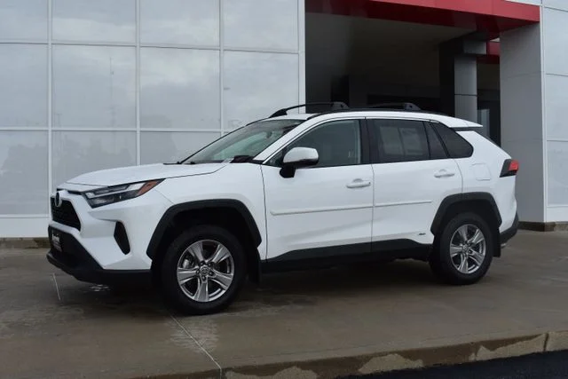 Used 2024 White Toyota XLE image 2