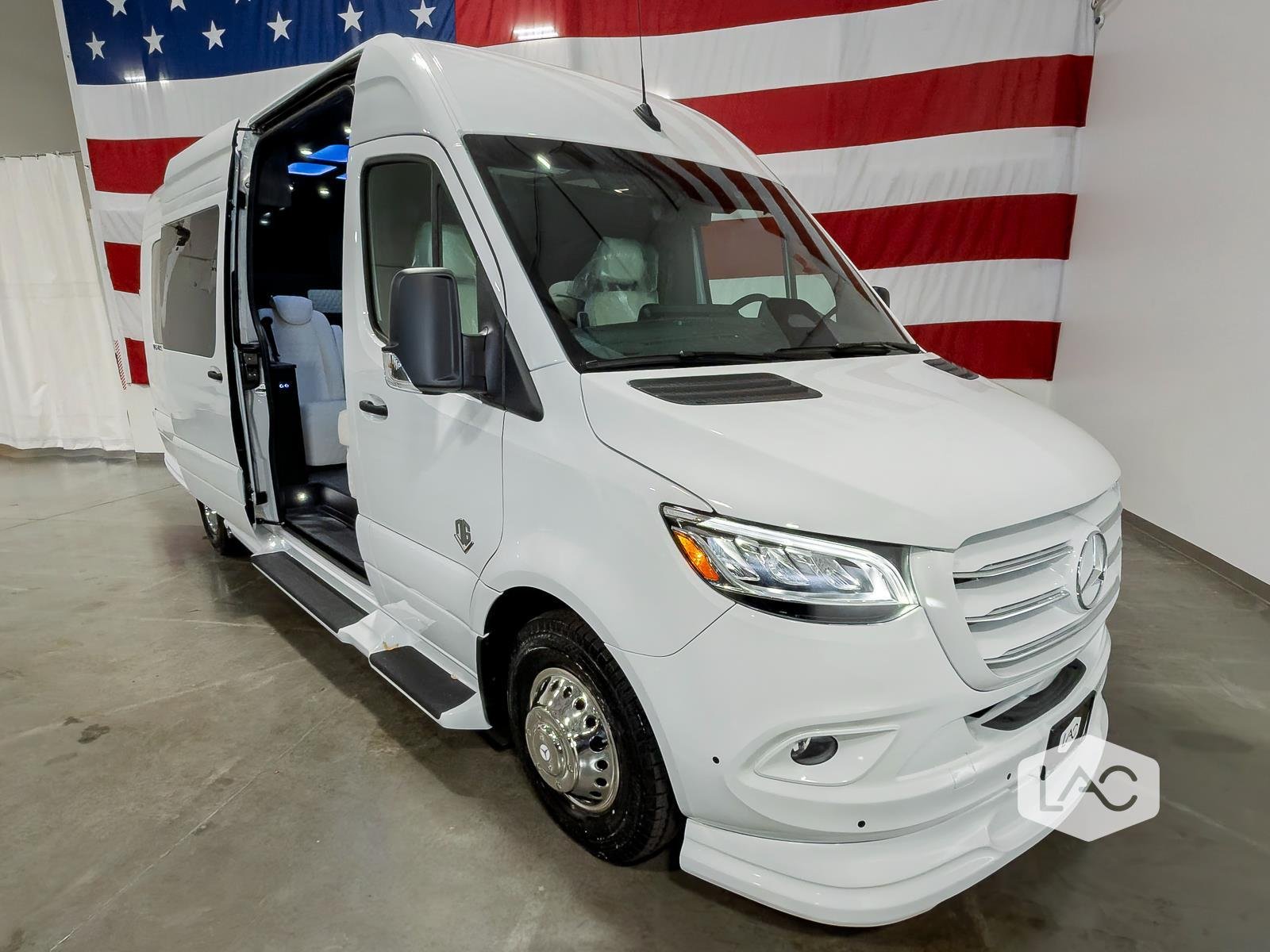 New 2027 WHITE OGV LUXURY COACH 170EXT image 23