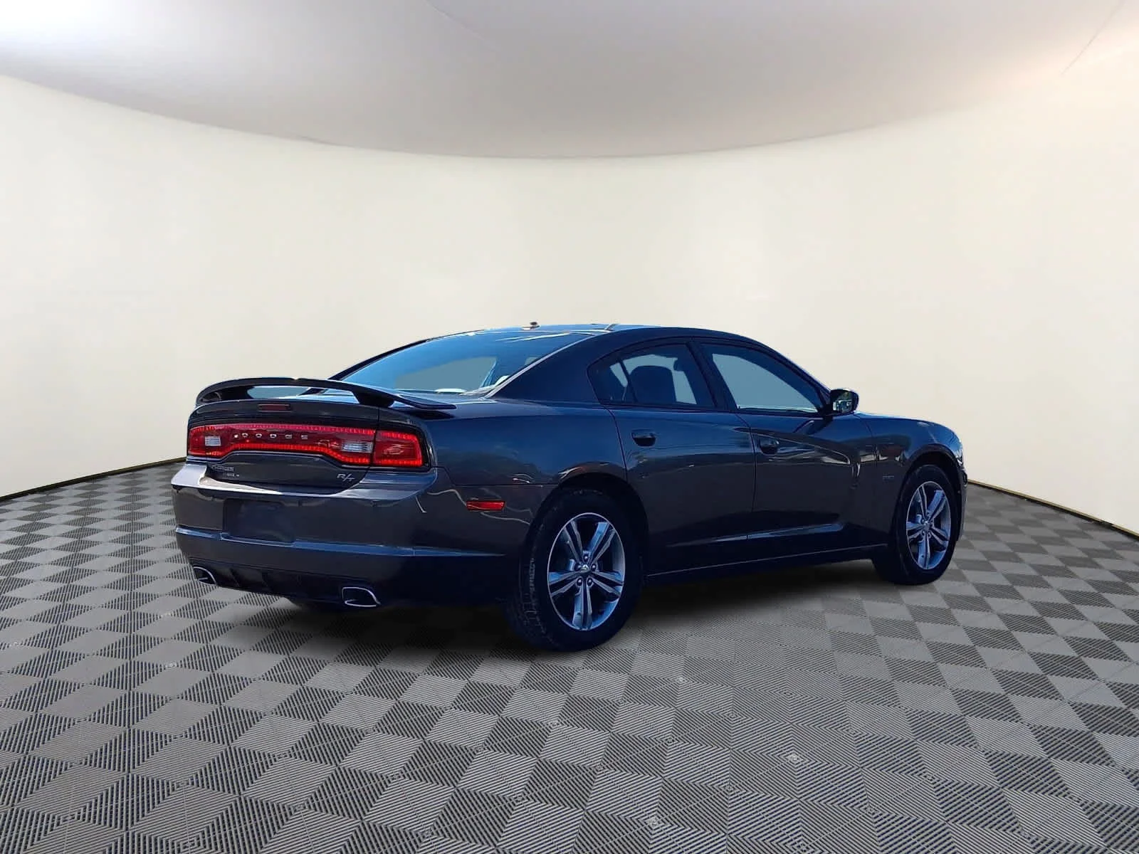 Used 2014 Granite Crystal Metallic Clearcoat Dodge RT Max image 5