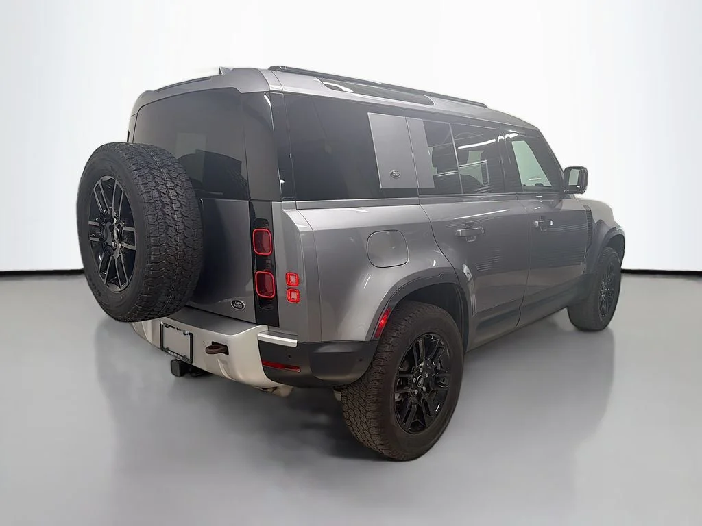 Used 2023 Gray Land Rover Standard image 9
