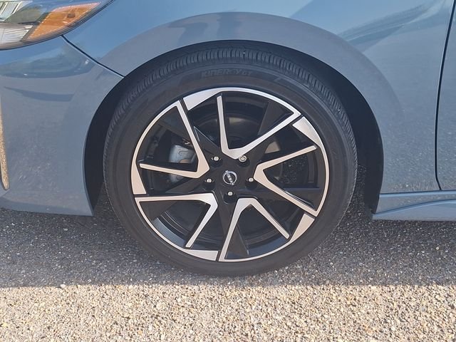 Used 2024 Gray Nissan SR image 16