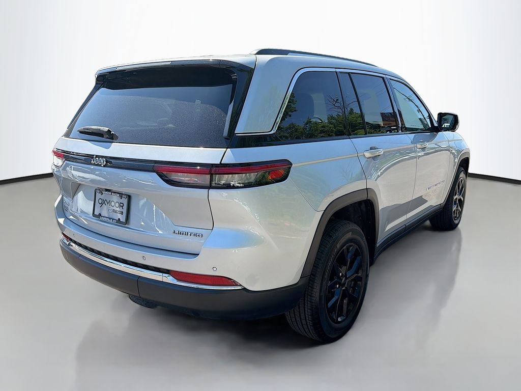 Used 2023 Silver Zynith Jeep Limited image 7