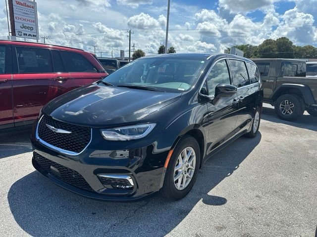 Used 2023 Black Chrysler Touring L image 1