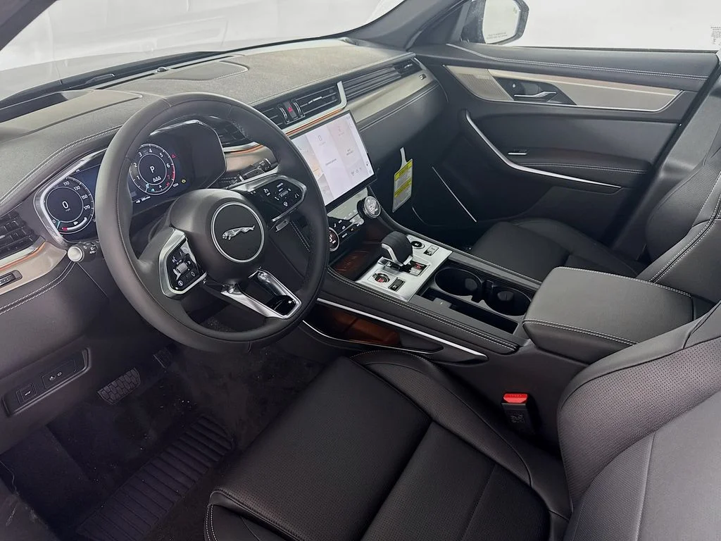 2026 Jaguar F-Pace R-Dynamic S - Photo 9