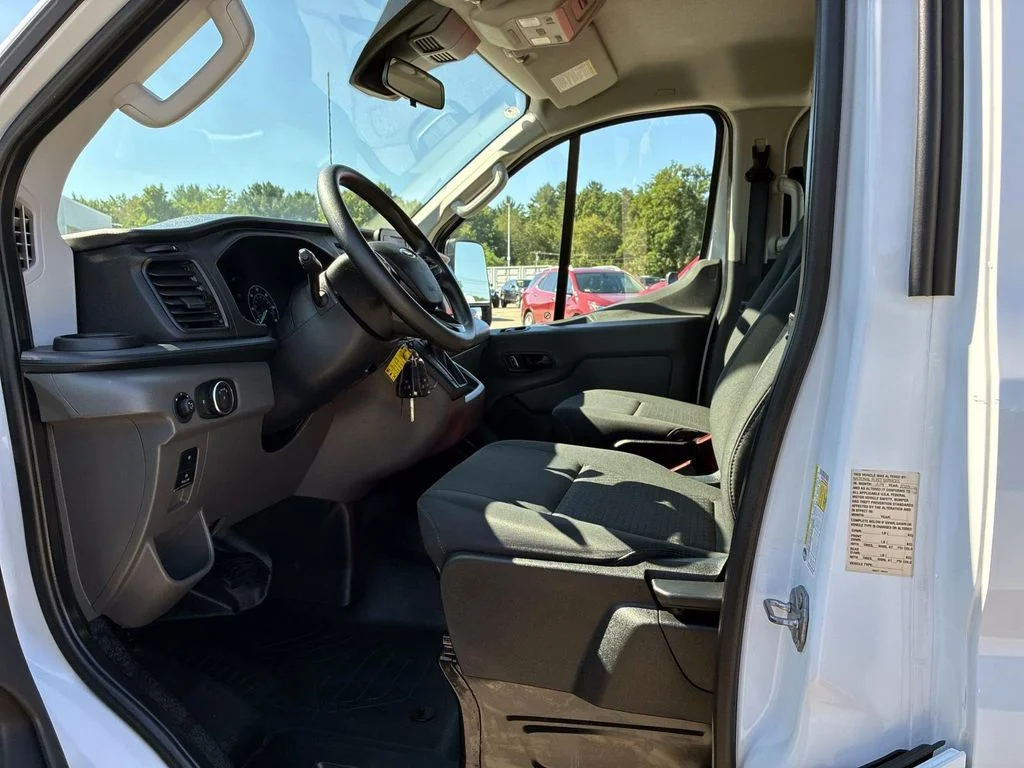 Used 2025 White Ford  image 20