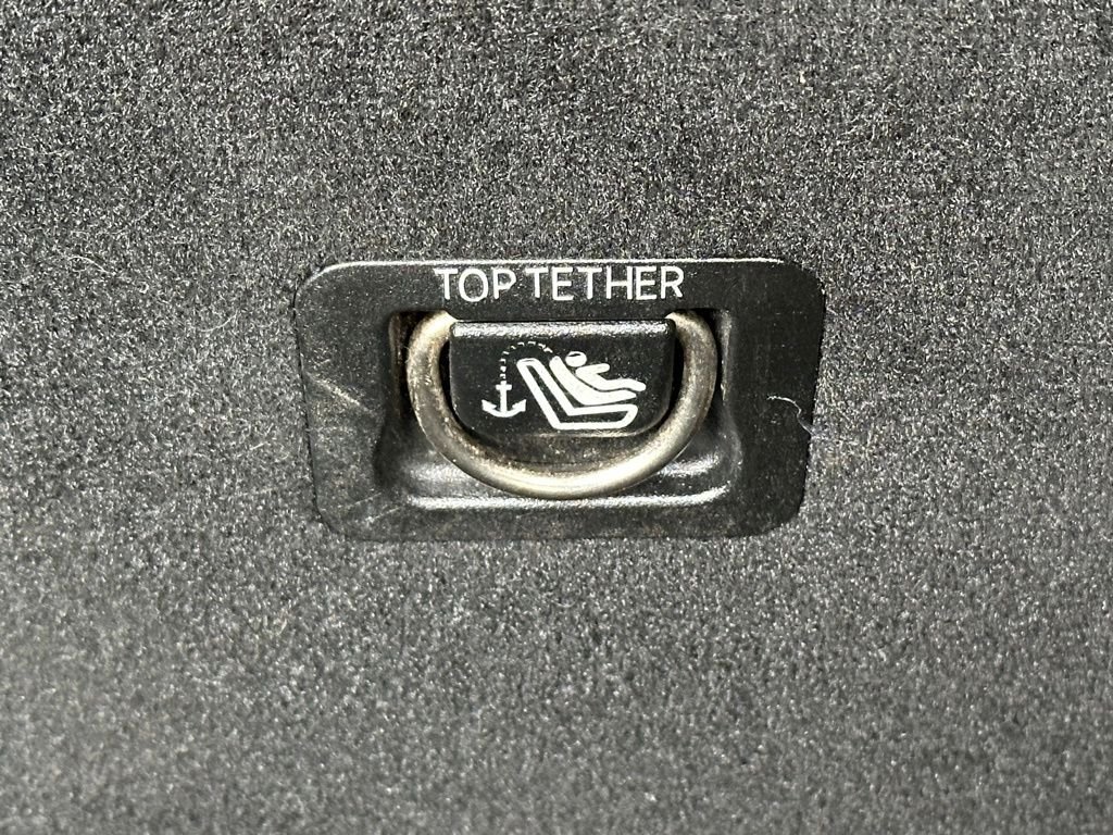 Used 2011 Green Mercedes-Benz GLK 350 image 23