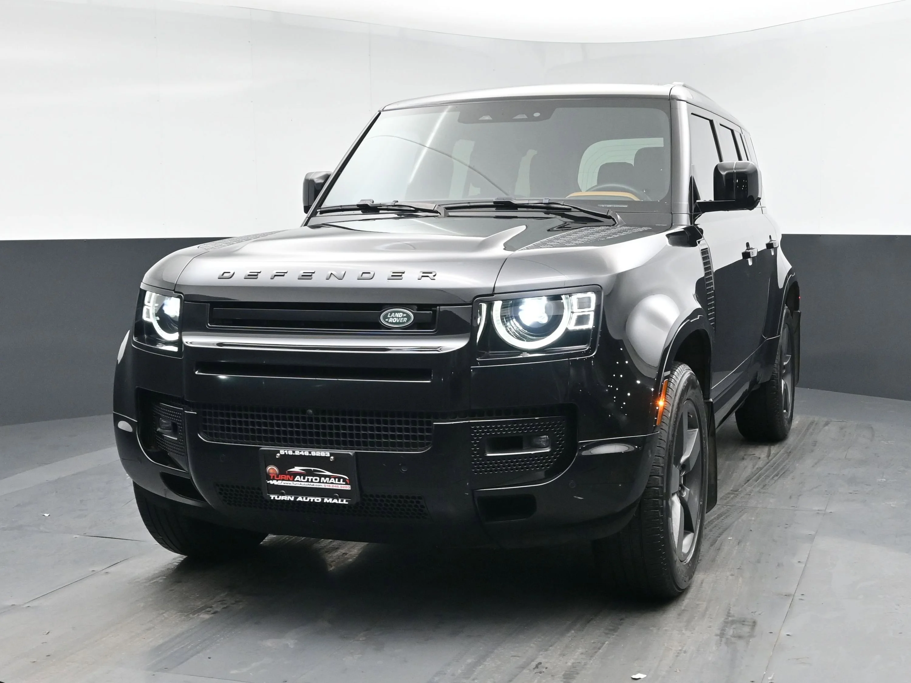 2024 Land Rover Defender 110 X-Dynamic SE P400's photo