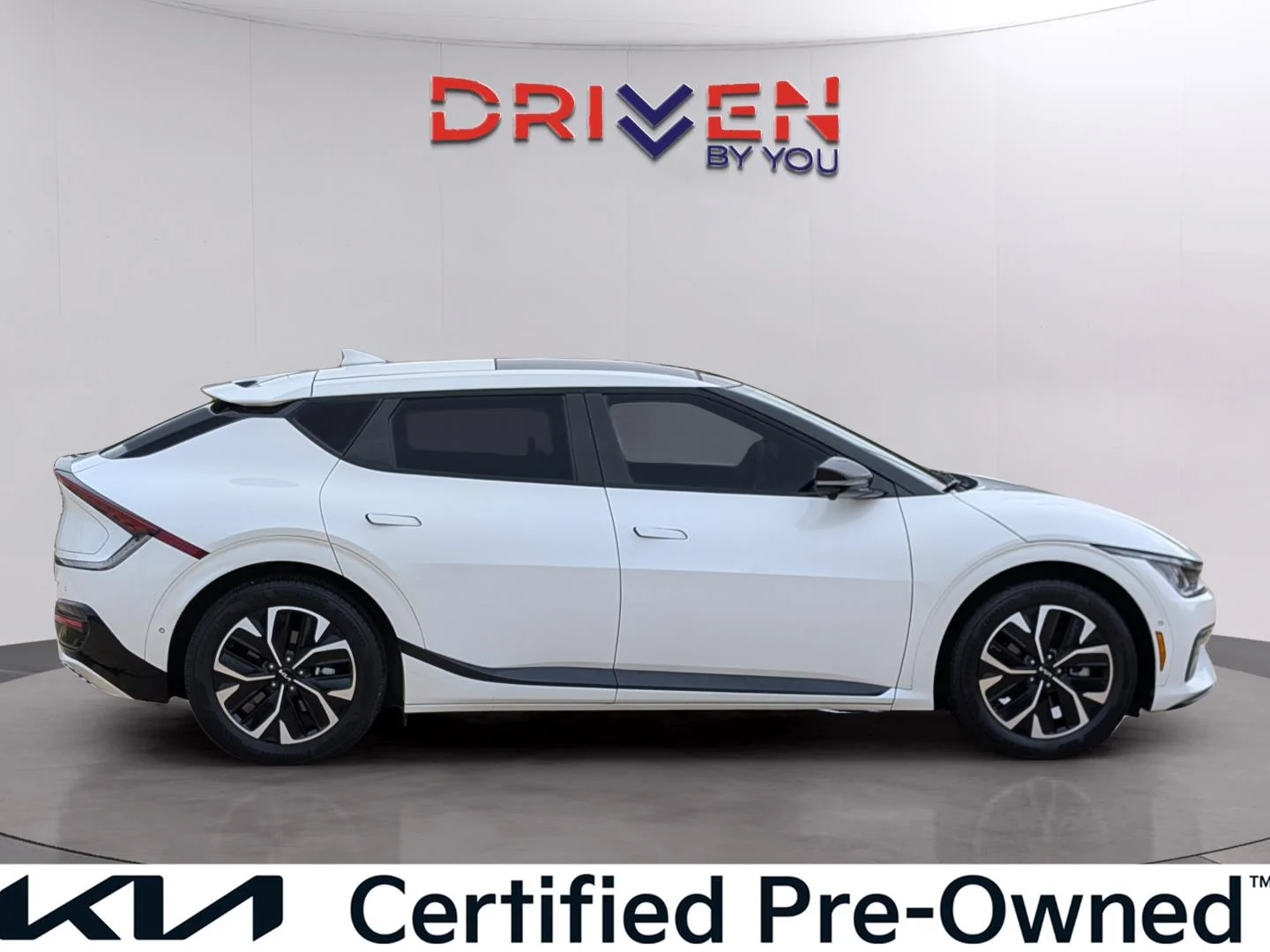 Used 2022 Snow White Pearl Kia GT-Line image 6