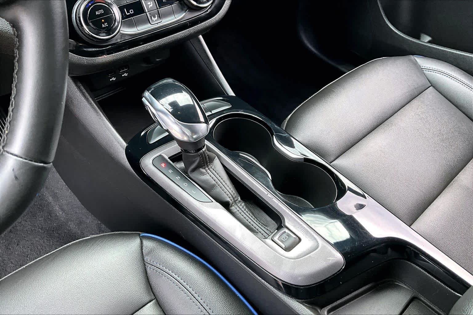 Used 2025 Summit White Buick Sport Touring image 17