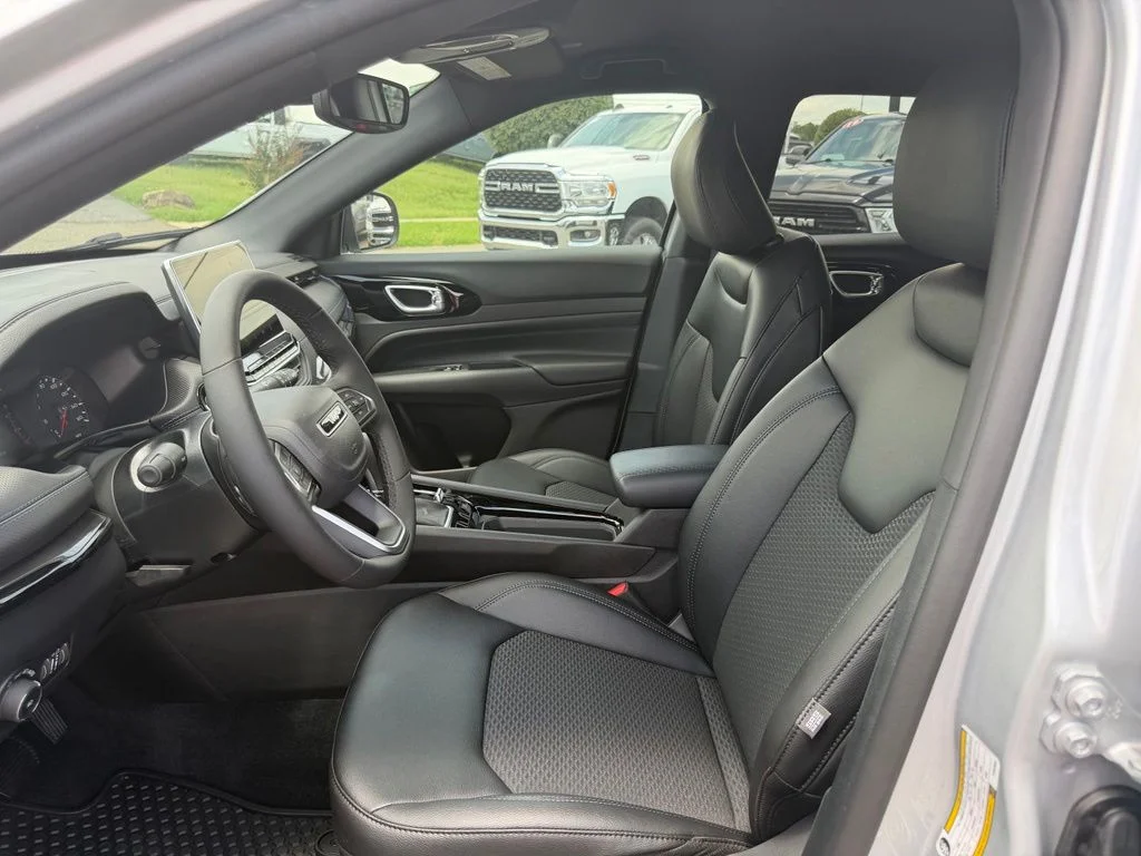 New 2026 Silver Jeep Latitude image 15