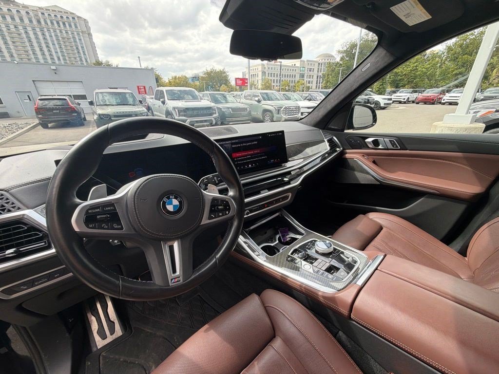 Used 2025 Carbon Black Metallic BMW M60i image 8