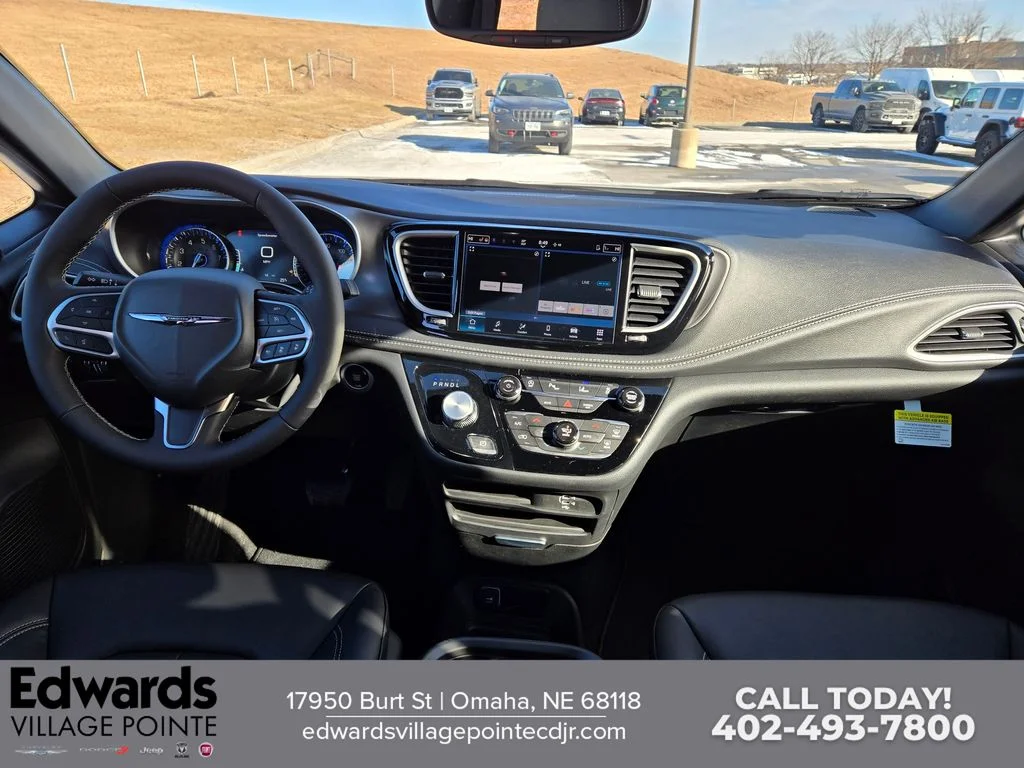 2026 Chrysler Pacifica Select - Photo 14