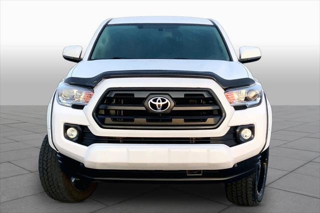 Certified Used 2017 SUPER WHITE Toyota  image 4