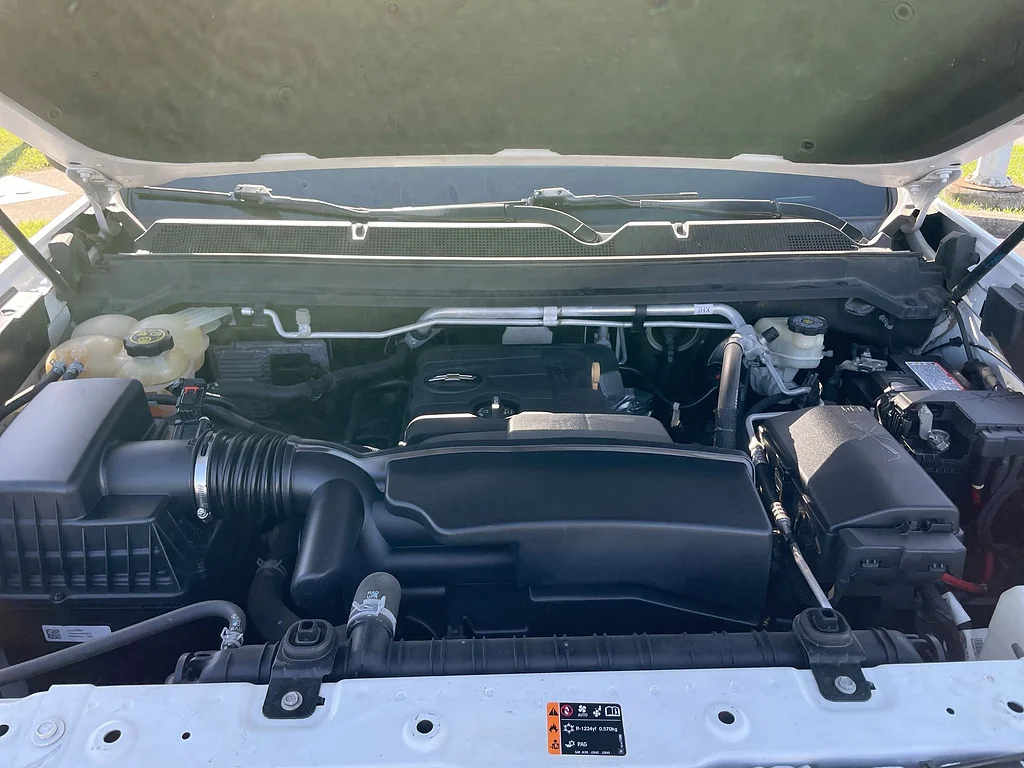 Used 2018 Summit White Chevrolet LT image 27