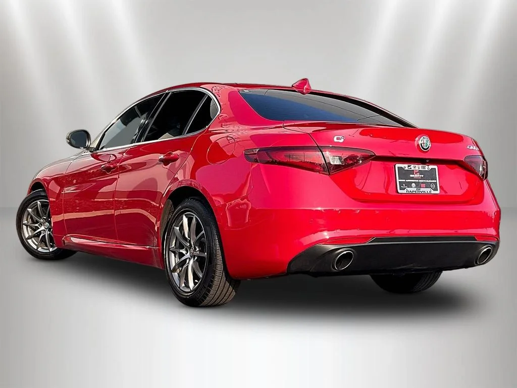 Used 2017 Rosso Alfa Alfa Romeo Base image 4
