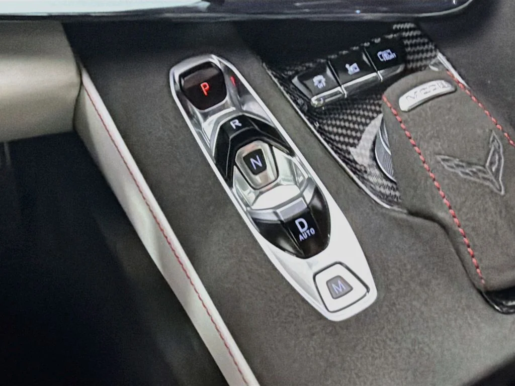 Used 2023 White Chevrolet Stingray image 17