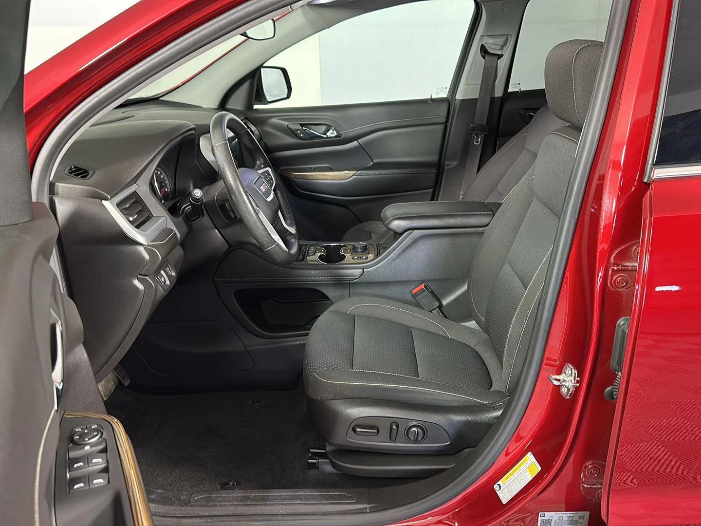 Used 2021 Cayenne Red Tintcoat GMC SLE image 13