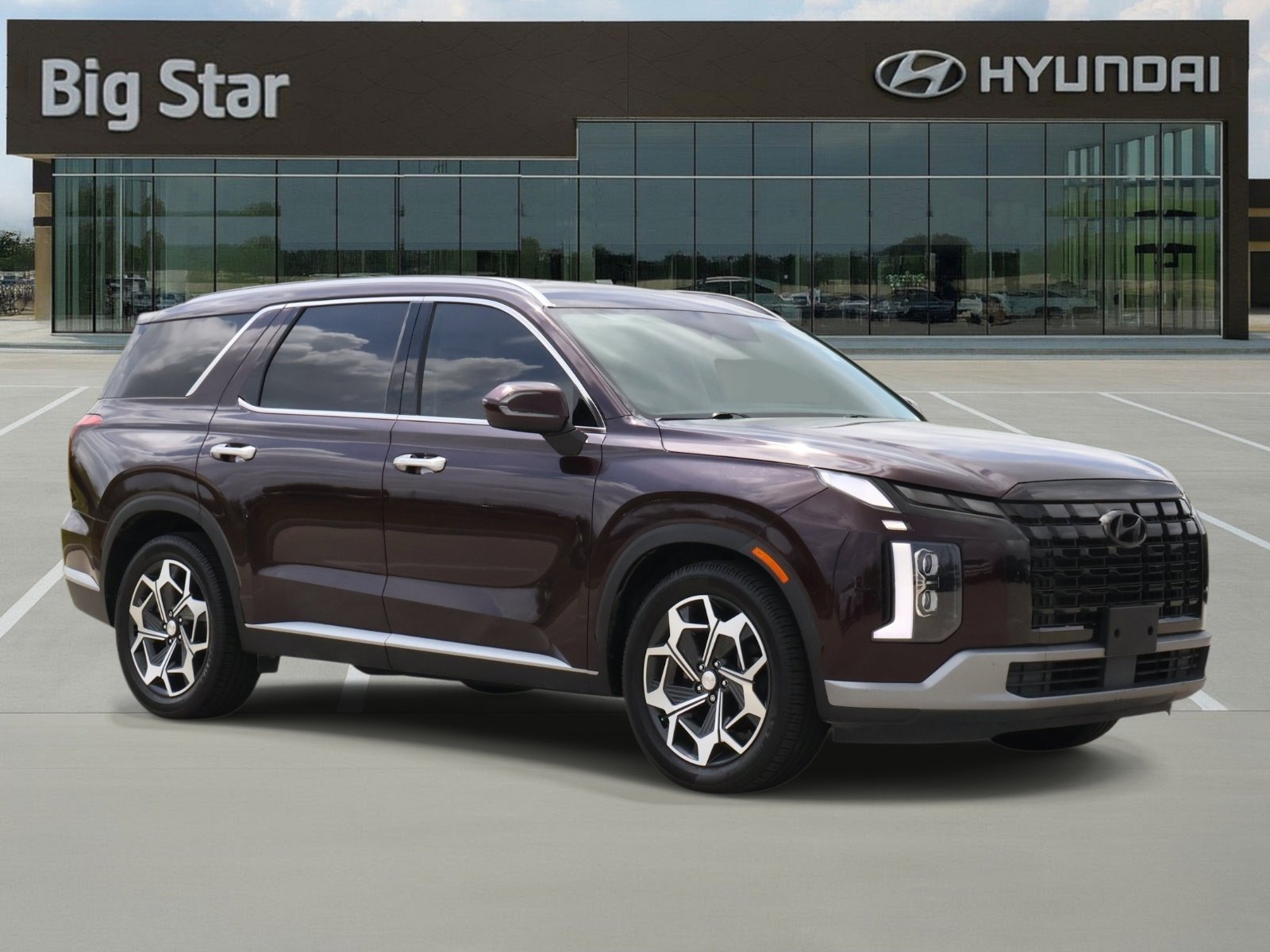 Used 2023 Sierra Burgundy Hyundai SEL image 6