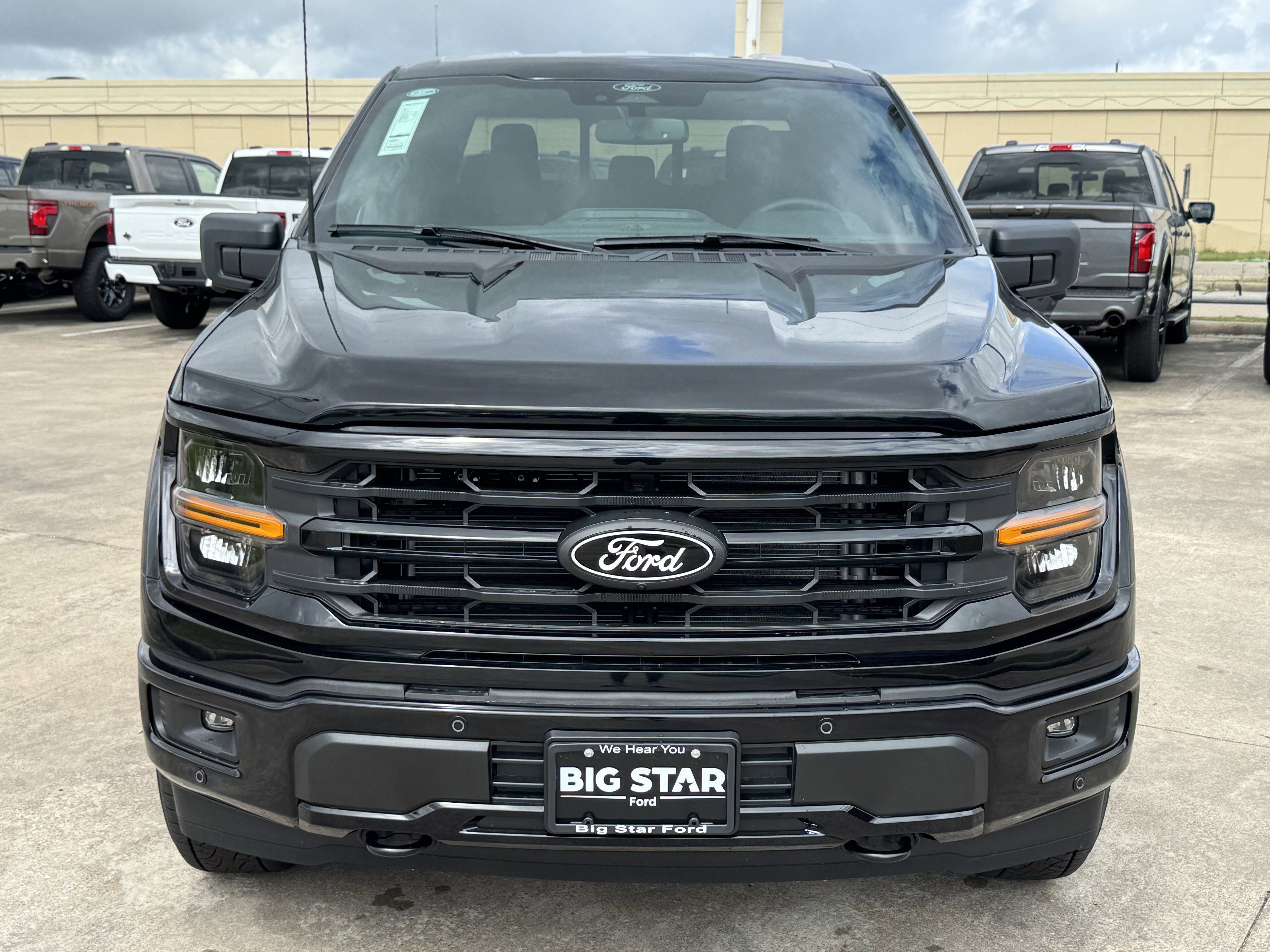 New 2026 Agate Black Metallic Ford XLT image 3