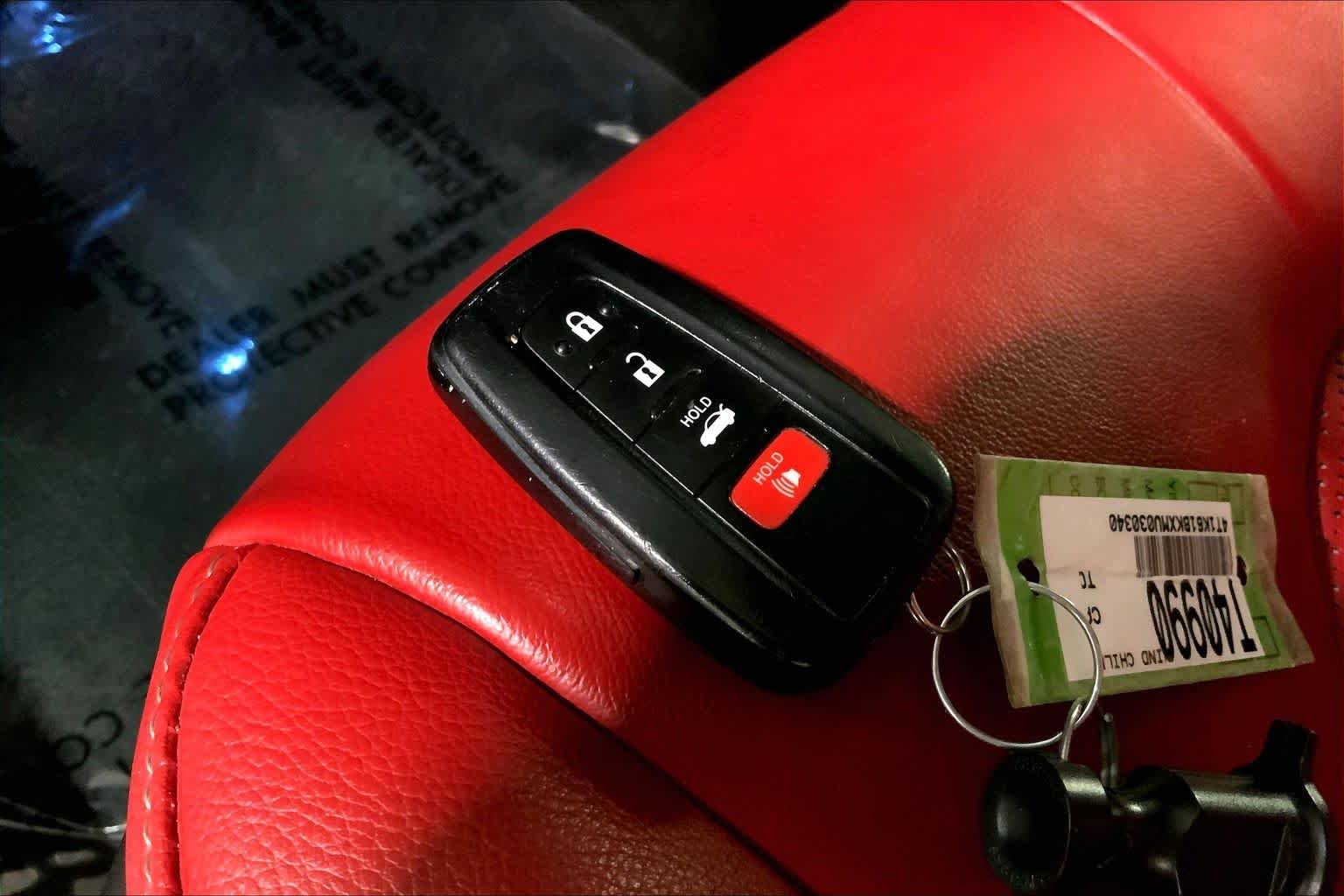 Used 2021 Wind Chill Pearl Toyota XSE image 15