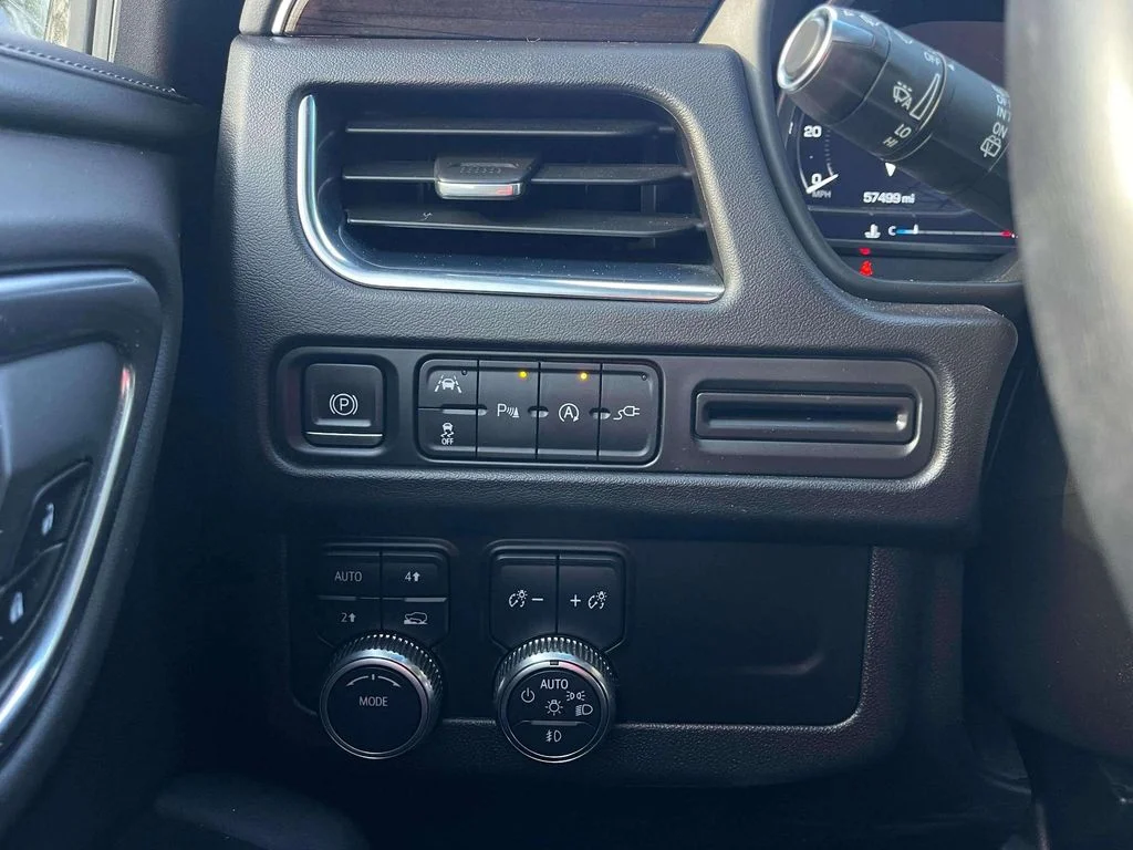Used 2022 Onyx Black GMC SLE image 17