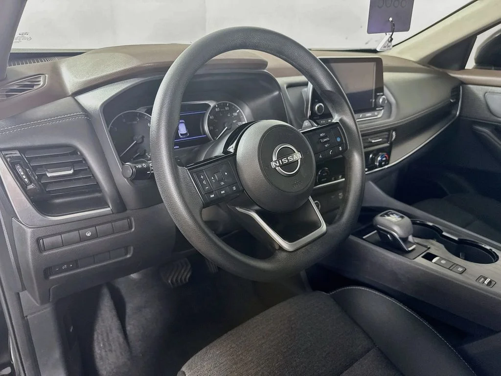 Used 2022 Black Nissan SV image 9