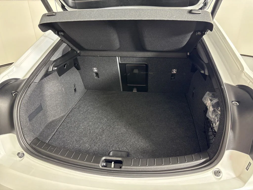 Used 2023 White Polestar Long Range Dual Motor image 21