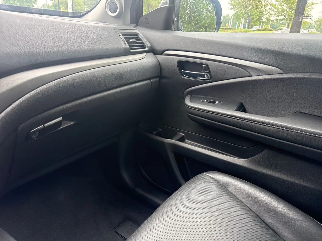 Certified Used 2024 Sonic Gray Pearl Honda AWD RTL image 18
