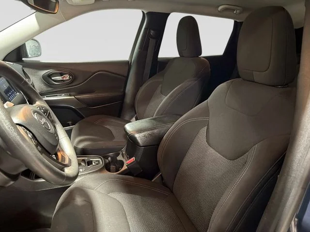 Used 2021 Blue Jeep Latitude image 20