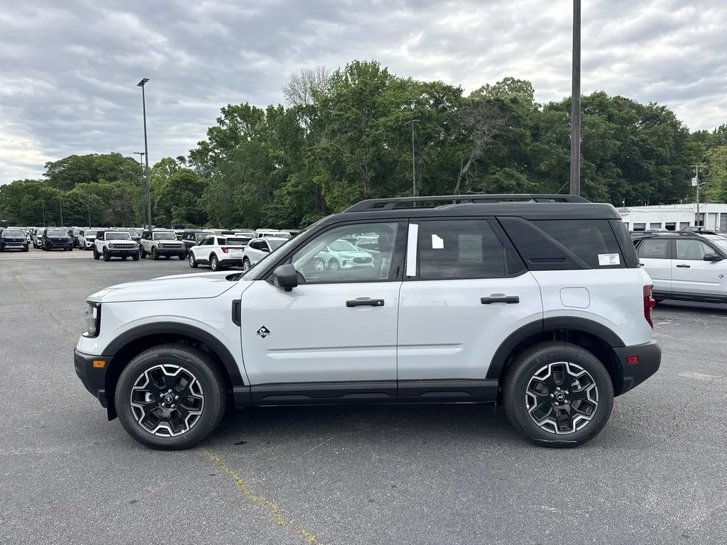 New 2026 White Ford Outer Banks image 4
