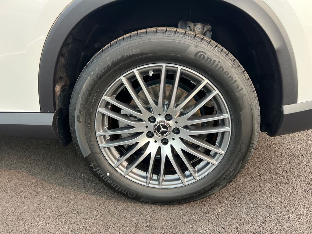 New 2026 Polar White Mercedes-Benz GLC 300 image 33