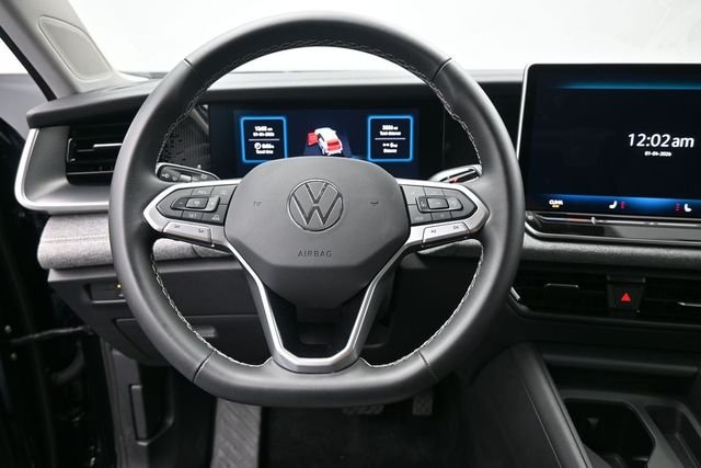 Used 2025  Volkswagen 2.0T S image 7