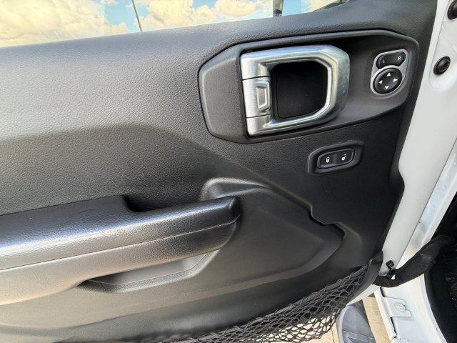 Used 2019 White Jeep Unlimited Sport Altitude image 11