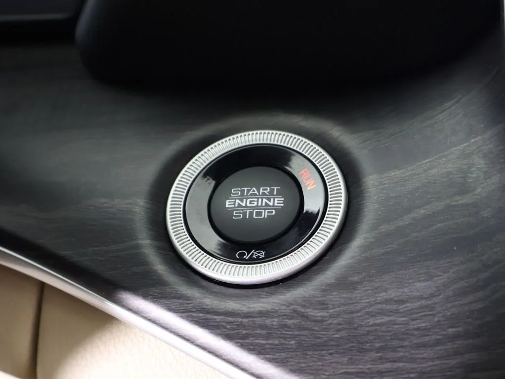 Used 2023 Silver Jeep Limited image 46