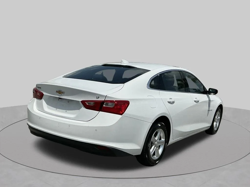 Used 2024 White Chevrolet LT image 11