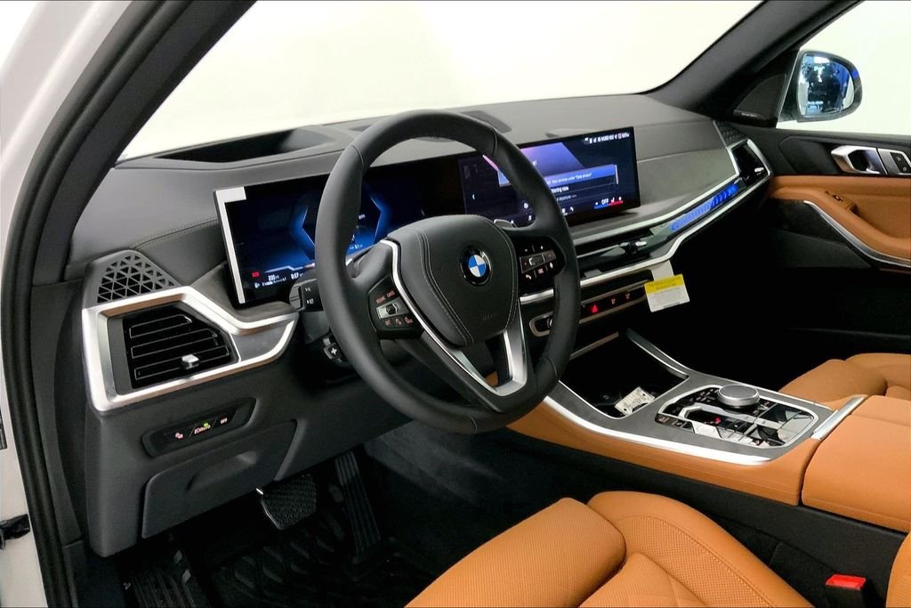 Used 2026 Mineral White Metallic BMW  image 4