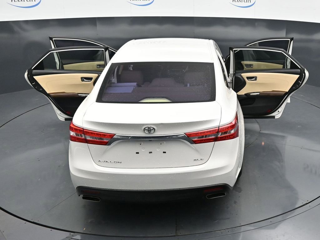 Used 2014 White Toyota Limited image 35