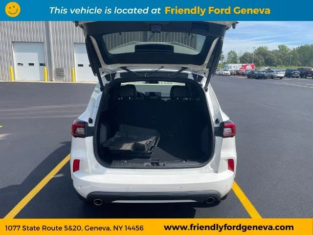 Used 2023 White Metallic Ford ST-Line Select image 10