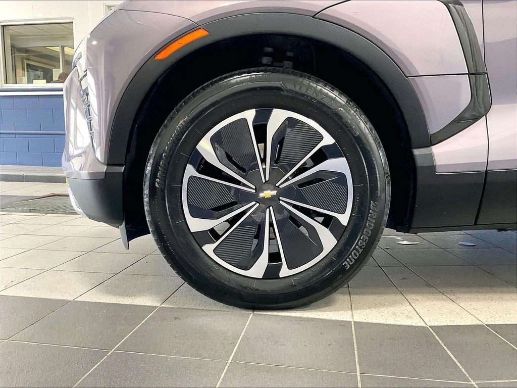 Used 2024 Gray Chevrolet LT image 7