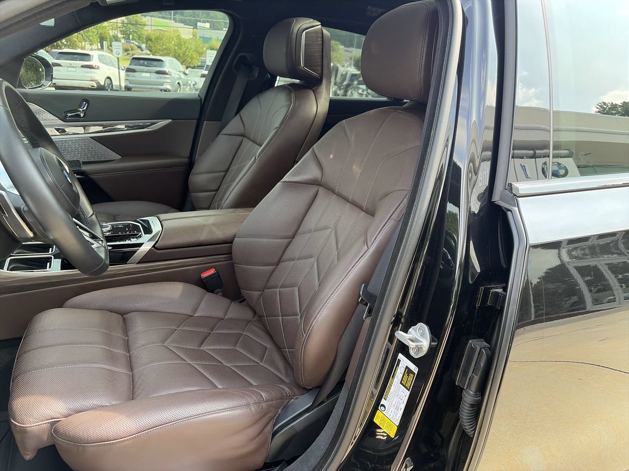 Used 2023 Black Sapphire Metallic BMW 740i image 14