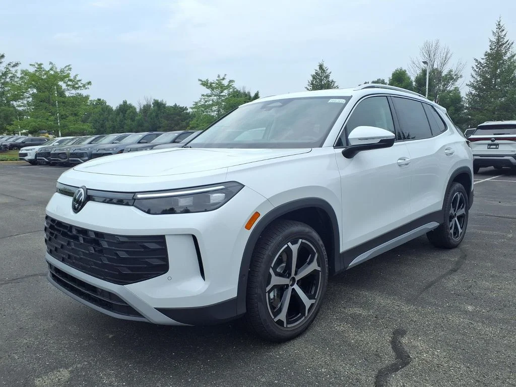 New 2026 Pure White Volkswagen 2.0T SE image 5