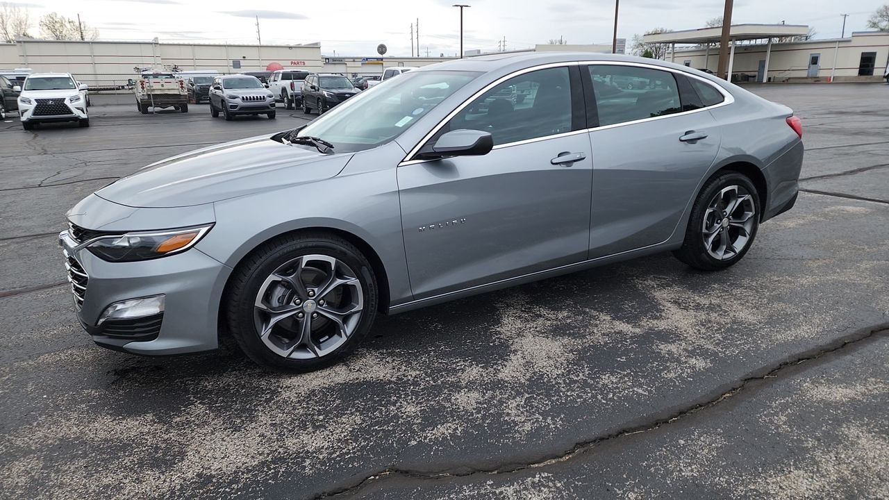 Used 2024 Gray Chevrolet LT image 4